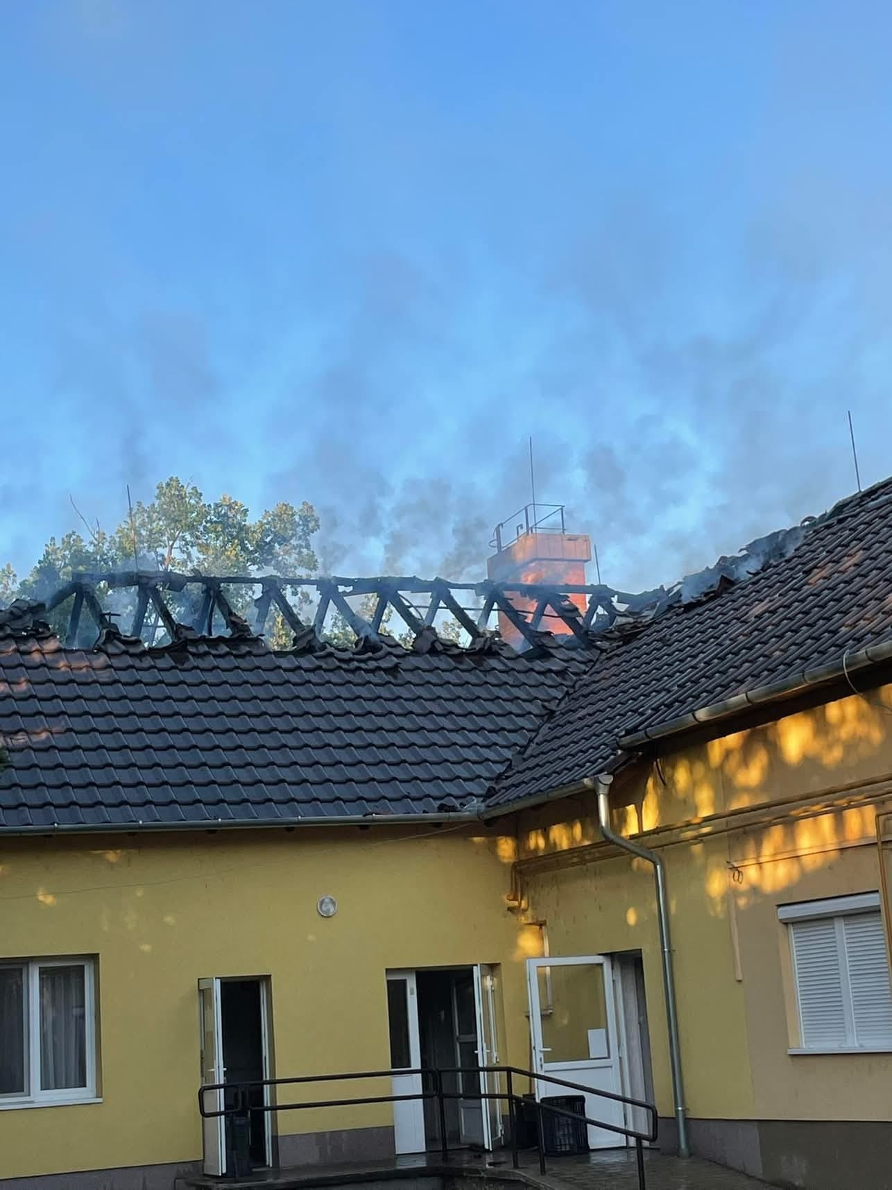 Kanbuli volt az idősek otthonában